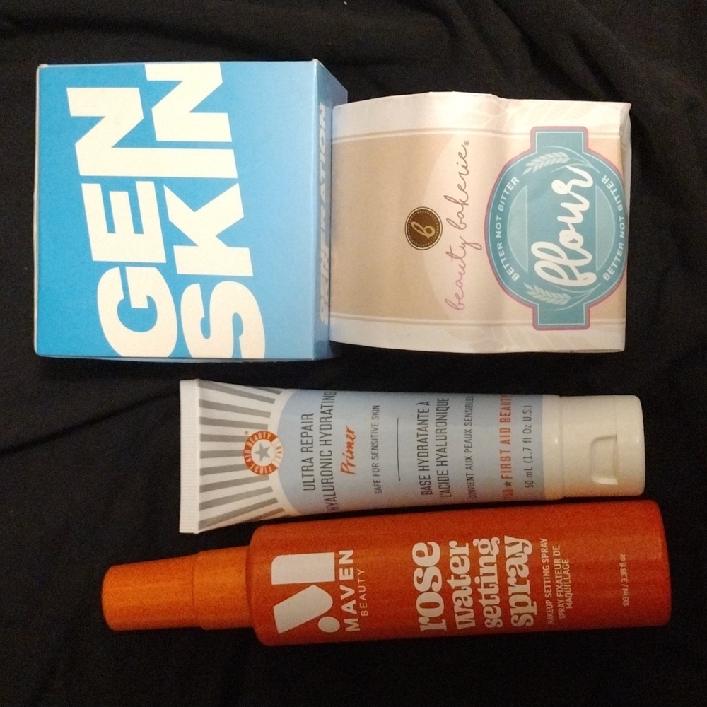 Setting spray, primer for sensitive skin, hydrating eye patches, setting powder